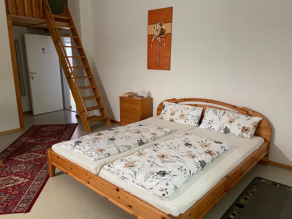 Krug'S Family Hostel Und Restaurant Weilheim in Oberbayern Dış mekan fotoğraf