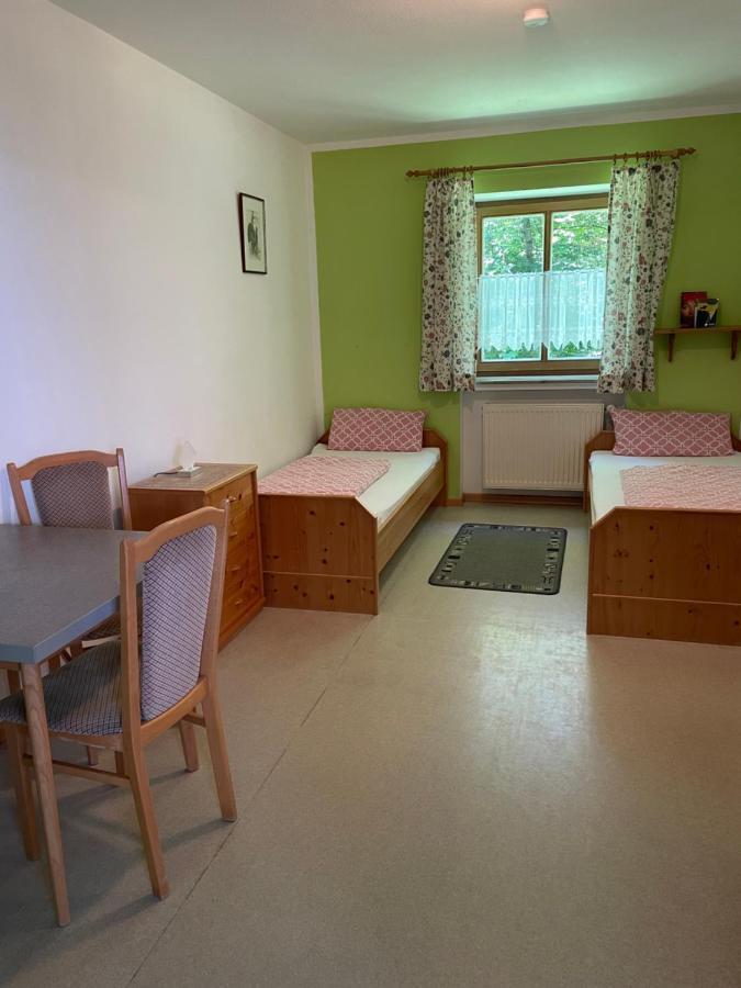 Krug'S Family Hostel Und Restaurant Weilheim in Oberbayern Dış mekan fotoğraf