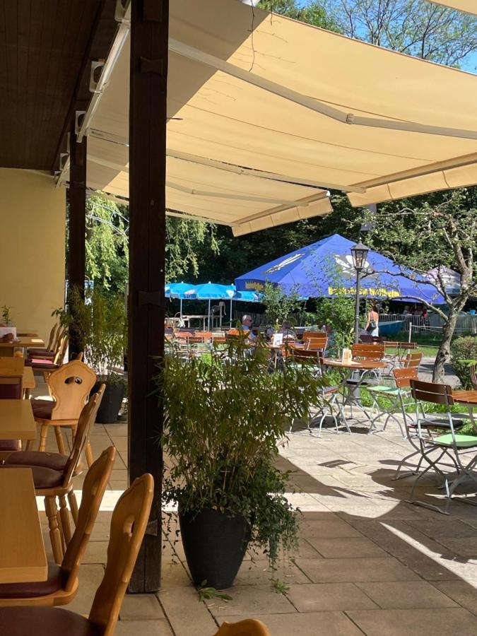 Krug'S Family Hostel Und Restaurant Weilheim in Oberbayern Dış mekan fotoğraf